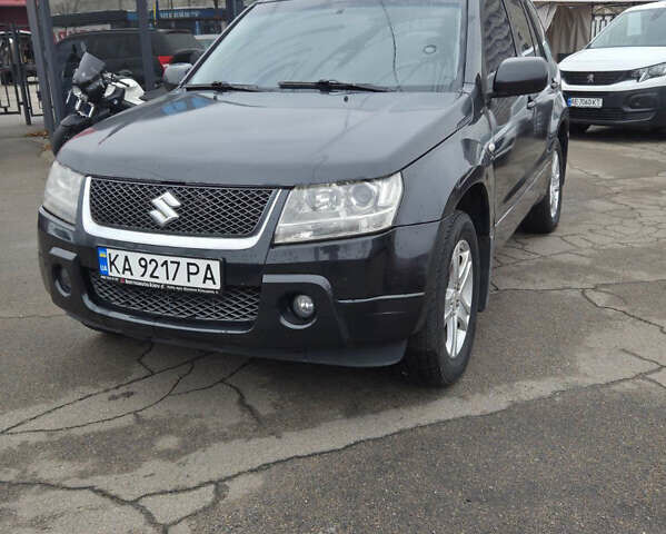 Чорний Сузукі Гранд Вітара, об'ємом двигуна 2 л та пробігом 240 тис. км за 5999 $, фото 1 на Automoto.ua