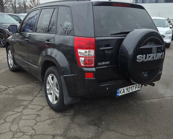 Чорний Сузукі Гранд Вітара, об'ємом двигуна 2 л та пробігом 240 тис. км за 5999 $, фото 8 на Automoto.ua
