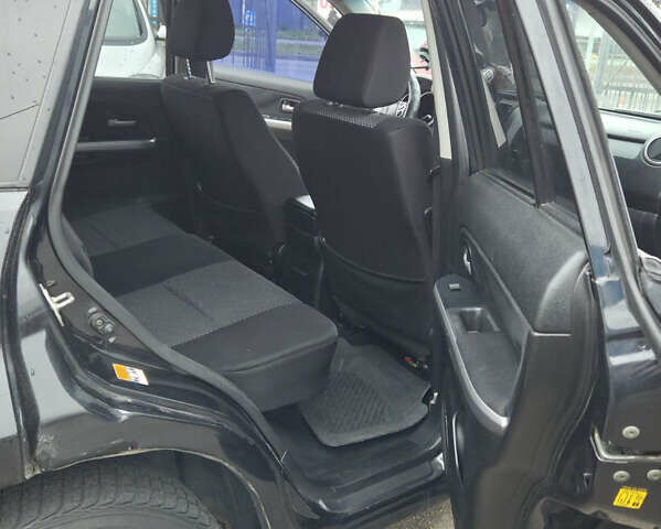 Чорний Сузукі Гранд Вітара, об'ємом двигуна 2 л та пробігом 240 тис. км за 5999 $, фото 2 на Automoto.ua