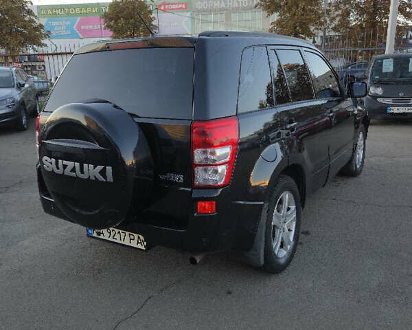Чорний Сузукі Гранд Вітара, об'ємом двигуна 2 л та пробігом 240 тис. км за 5500 $, фото 2 на Automoto.ua