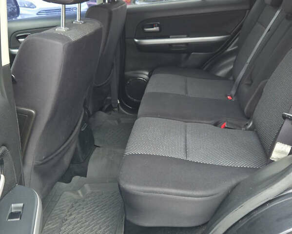 Чорний Сузукі Гранд Вітара, об'ємом двигуна 2 л та пробігом 240 тис. км за 5999 $, фото 9 на Automoto.ua