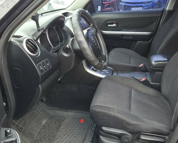 Чорний Сузукі Гранд Вітара, об'ємом двигуна 2 л та пробігом 240 тис. км за 5999 $, фото 13 на Automoto.ua