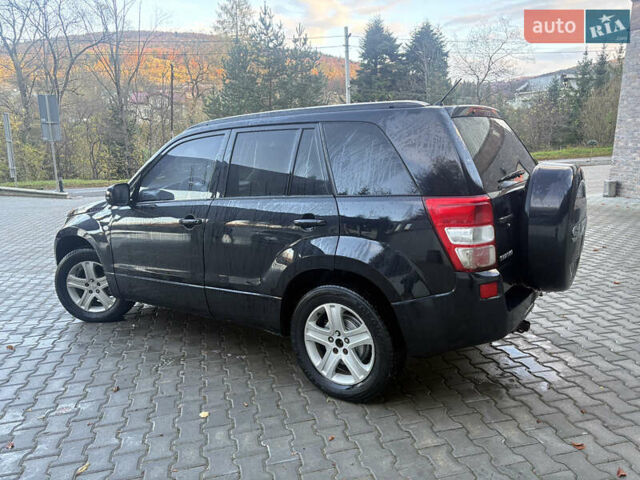 Чорний Сузукі Гранд Вітара, об'ємом двигуна 2 л та пробігом 293 тис. км за 5498 $, фото 3 на Automoto.ua