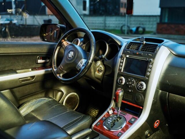 Черный Сузуки Гранд Витара, объемом двигателя 2 л и пробегом 218 тыс. км за 5499 $, фото 8 на Automoto.ua