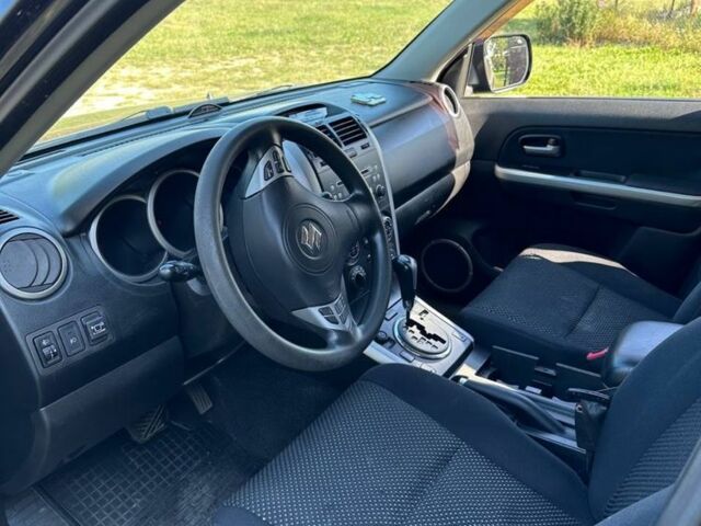 Чорний Сузукі Гранд Вітара, об'ємом двигуна 2 л та пробігом 285 тис. км за 6800 $, фото 7 на Automoto.ua