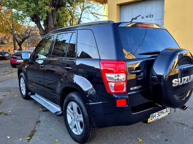 Чорний Сузукі Гранд Вітара, об'ємом двигуна 2 л та пробігом 109 тис. км за 9600 $, фото 2 на Automoto.ua
