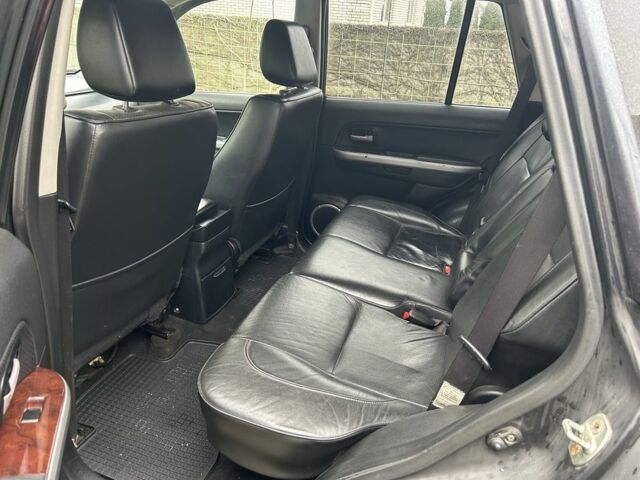 Черный Сузуки Гранд Витара, объемом двигателя 2 л и пробегом 261 тыс. км за 5600 $, фото 11 на Automoto.ua