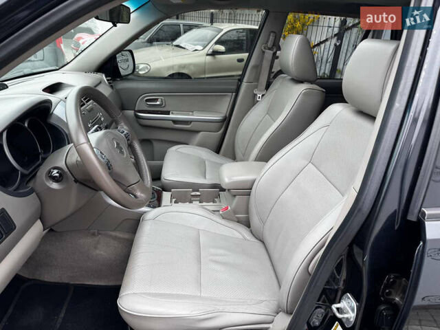 Черный Сузуки Гранд Витара, объемом двигателя 2.7 л и пробегом 170 тыс. км за 7999 $, фото 7 на Automoto.ua