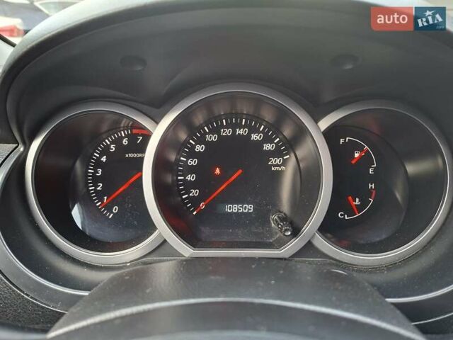 Чорний Сузукі Гранд Вітара, об'ємом двигуна 2 л та пробігом 108 тис. км за 9500 $, фото 11 на Automoto.ua