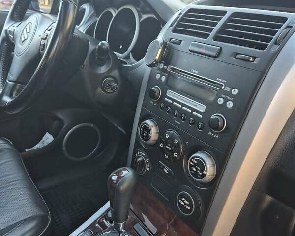 Чорний Сузукі Гранд Вітара, об'ємом двигуна 2 л та пробігом 109 тис. км за 9600 $, фото 11 на Automoto.ua