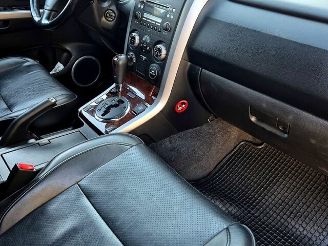 Чорний Сузукі Гранд Вітара, об'ємом двигуна 2 л та пробігом 109 тис. км за 9600 $, фото 7 на Automoto.ua