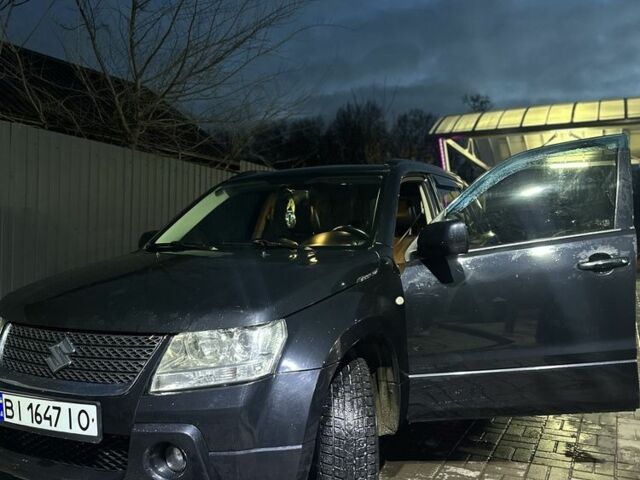 Чорний Сузукі Гранд Вітара, об'ємом двигуна 2 л та пробігом 300 тис. км за 6599 $, фото 3 на Automoto.ua