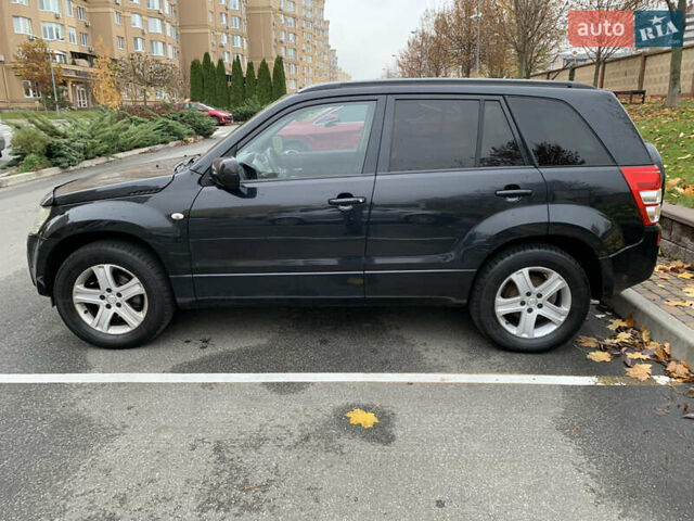 Чорний Сузукі Гранд Вітара, об'ємом двигуна 2 л та пробігом 274 тис. км за 7200 $, фото 32 на Automoto.ua