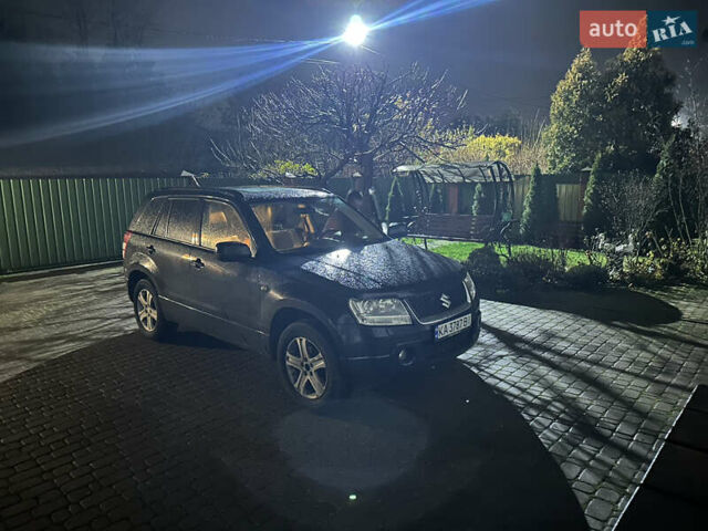 Черный Сузуки Гранд Витара, объемом двигателя 2 л и пробегом 190 тыс. км за 9000 $, фото 1 на Automoto.ua