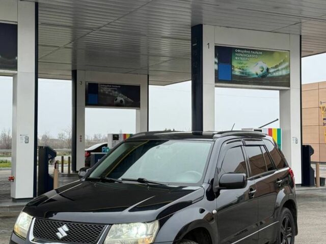 Черный Сузуки Гранд Витара, объемом двигателя 2 л и пробегом 155 тыс. км за 8999 $, фото 2 на Automoto.ua