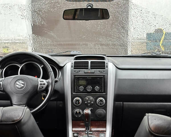 Черный Сузуки Гранд Витара, объемом двигателя 2 л и пробегом 190 тыс. км за 9000 $, фото 8 на Automoto.ua