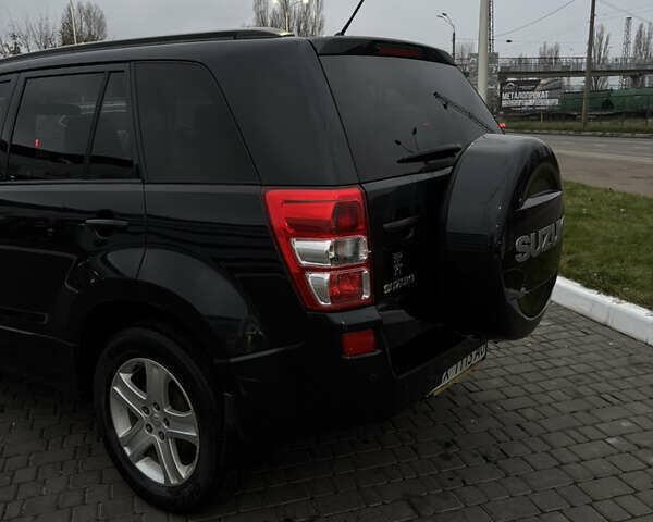 Чорний Сузукі Гранд Вітара, об'ємом двигуна 2 л та пробігом 87 тис. км за 8000 $, фото 2 на Automoto.ua
