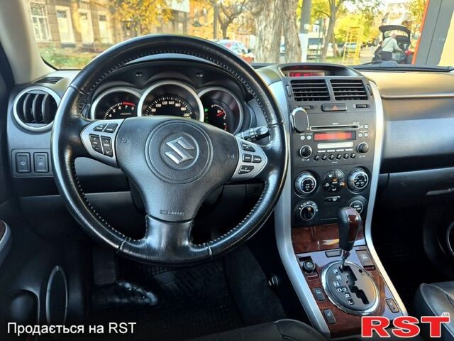Чорний Сузукі Гранд Вітара, об'ємом двигуна 2 л та пробігом 109 тис. км за 9600 $, фото 6 на Automoto.ua