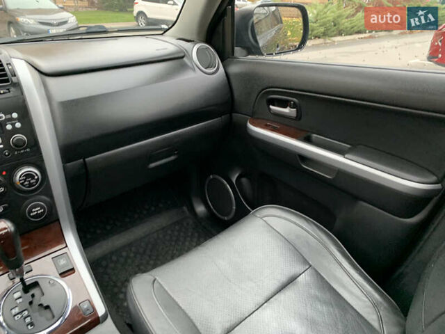 Чорний Сузукі Гранд Вітара, об'ємом двигуна 2 л та пробігом 274 тис. км за 7200 $, фото 43 на Automoto.ua