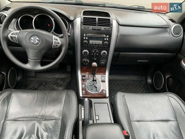 Чорний Сузукі Гранд Вітара, об'ємом двигуна 2 л та пробігом 274 тис. км за 7200 $, фото 39 на Automoto.ua