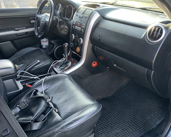 Черный Сузуки Гранд Витара, объемом двигателя 2 л и пробегом 280 тыс. км за 4550 $, фото 12 на Automoto.ua