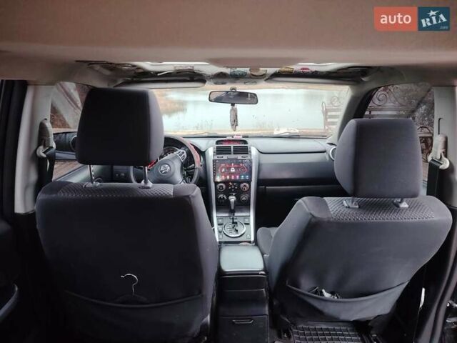 Черный Сузуки Гранд Витара, объемом двигателя 2.7 л и пробегом 199 тыс. км за 5500 $, фото 11 на Automoto.ua