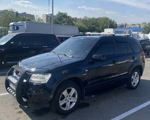Чорний Сузукі Гранд Вітара, об'ємом двигуна 2 л та пробігом 320 тис. км за 6900 $, фото 3 на Automoto.ua