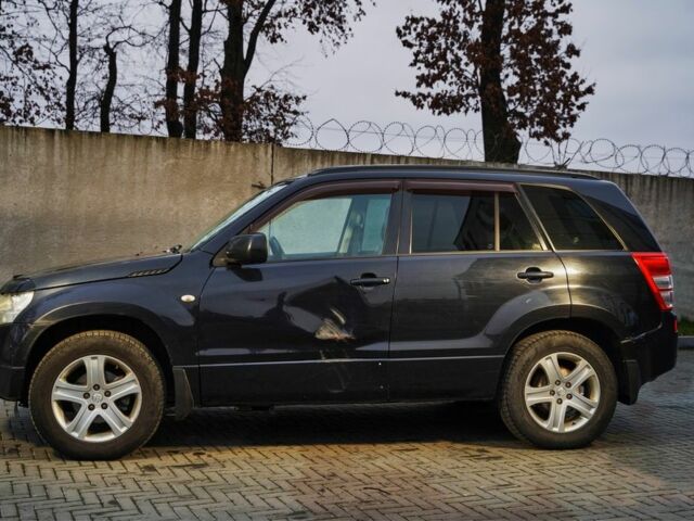 Черный Сузуки Гранд Витара, объемом двигателя 2 л и пробегом 218 тыс. км за 5499 $, фото 2 на Automoto.ua