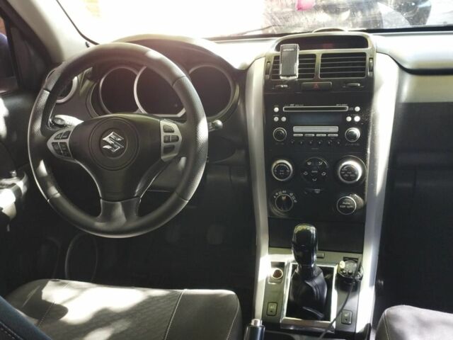 Черный Сузуки Гранд Витара, объемом двигателя 2 л и пробегом 210 тыс. км за 5800 $, фото 6 на Automoto.ua