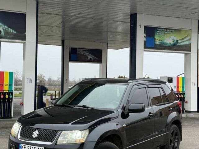 Черный Сузуки Гранд Витара, объемом двигателя 2 л и пробегом 155 тыс. км за 8999 $, фото 3 на Automoto.ua