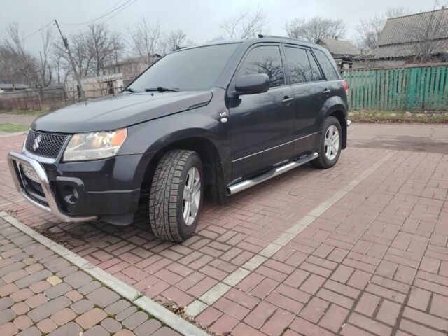 Черный Сузуки Гранд Витара, объемом двигателя 2.7 л и пробегом 200 тыс. км за 5500 $, фото 4 на Automoto.ua