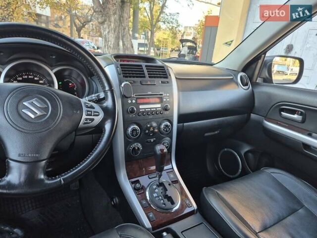 Чорний Сузукі Гранд Вітара, об'ємом двигуна 2 л та пробігом 109 тис. км за 9600 $, фото 15 на Automoto.ua