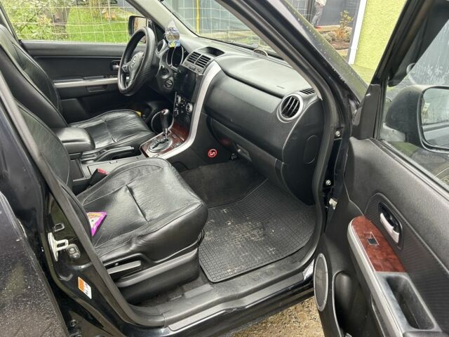 Черный Сузуки Гранд Витара, объемом двигателя 2 л и пробегом 261 тыс. км за 5600 $, фото 10 на Automoto.ua