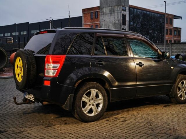 Черный Сузуки Гранд Витара, объемом двигателя 2 л и пробегом 218 тыс. км за 5499 $, фото 3 на Automoto.ua