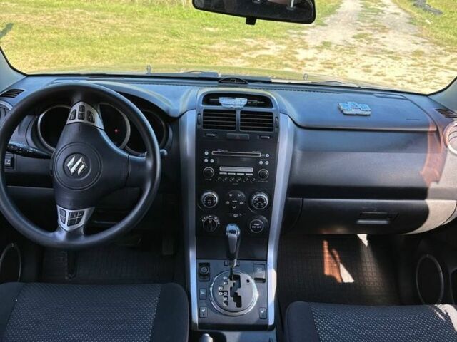 Чорний Сузукі Гранд Вітара, об'ємом двигуна 2 л та пробігом 285 тис. км за 6800 $, фото 5 на Automoto.ua