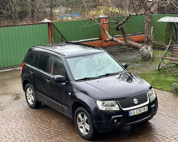 Черный Сузуки Гранд Витара, объемом двигателя 2 л и пробегом 190 тыс. км за 9000 $, фото 3 на Automoto.ua