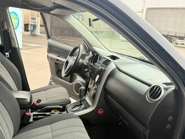 Черный Сузуки Гранд Витара, объемом двигателя 2 л и пробегом 155 тыс. км за 8999 $, фото 10 на Automoto.ua