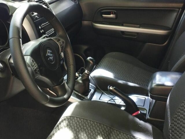 Черный Сузуки Гранд Витара, объемом двигателя 2 л и пробегом 210 тыс. км за 5800 $, фото 4 на Automoto.ua