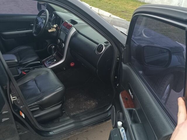 Черный Сузуки Гранд Витара, объемом двигателя 2 л и пробегом 281 тыс. км за 8100 $, фото 10 на Automoto.ua