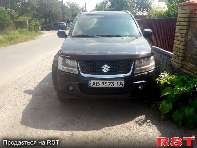 Черный Сузуки Гранд Витара, объемом двигателя 2 л и пробегом 289 тыс. км за 4500 $, фото 1 на Automoto.ua