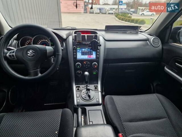Черный Сузуки Гранд Витара, объемом двигателя 2 л и пробегом 102 тыс. км за 7500 $, фото 10 на Automoto.ua