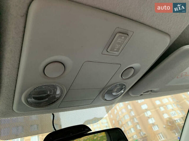 Чорний Сузукі Гранд Вітара, об'ємом двигуна 2 л та пробігом 274 тис. км за 7200 $, фото 2 на Automoto.ua