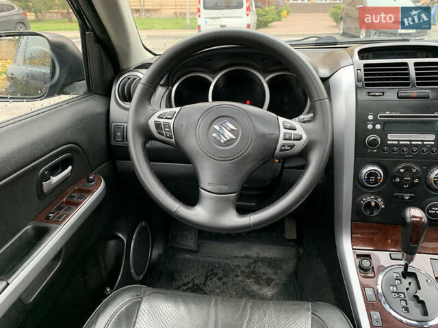 Чорний Сузукі Гранд Вітара, об'ємом двигуна 2 л та пробігом 274 тис. км за 7200 $, фото 40 на Automoto.ua