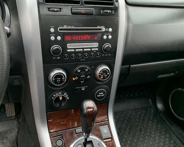 Чорний Сузукі Гранд Вітара, об'ємом двигуна 2 л та пробігом 274 тис. км за 7200 $, фото 21 на Automoto.ua