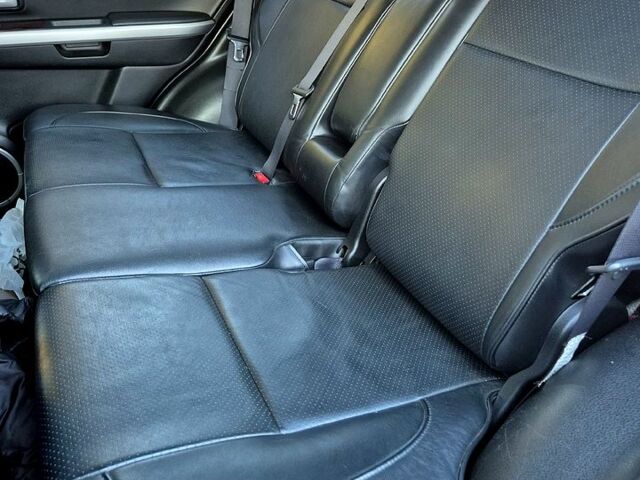 Чорний Сузукі Гранд Вітара, об'ємом двигуна 2 л та пробігом 109 тис. км за 9600 $, фото 8 на Automoto.ua