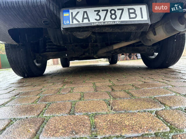 Черный Сузуки Гранд Витара, объемом двигателя 2 л и пробегом 190 тыс. км за 9000 $, фото 4 на Automoto.ua