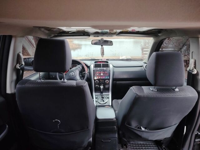 Черный Сузуки Гранд Витара, объемом двигателя 2.7 л и пробегом 200 тыс. км за 5500 $, фото 7 на Automoto.ua