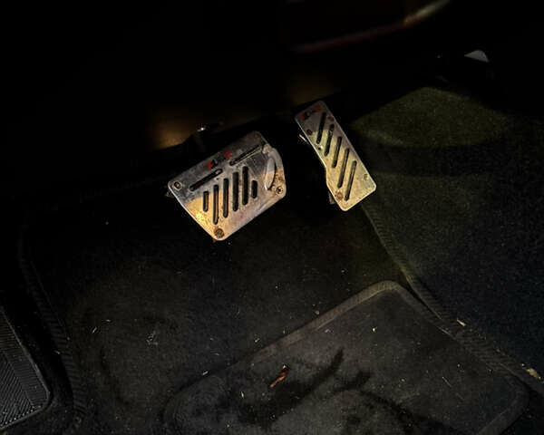 Чорний Сузукі Гранд Вітара, об'ємом двигуна 2 л та пробігом 87 тис. км за 8000 $, фото 8 на Automoto.ua