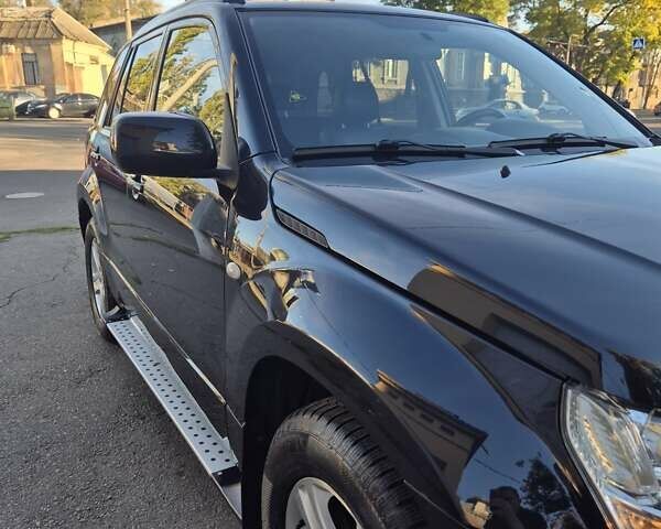 Чорний Сузукі Гранд Вітара, об'ємом двигуна 2 л та пробігом 109 тис. км за 9600 $, фото 7 на Automoto.ua