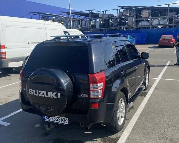 Чорний Сузукі Гранд Вітара, об'ємом двигуна 2 л та пробігом 320 тис. км за 6900 $, фото 2 на Automoto.ua